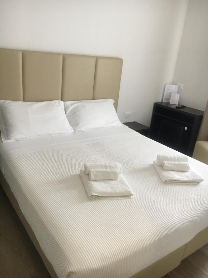 רימיני Hotel Saxon מראה חיצוני תמונה