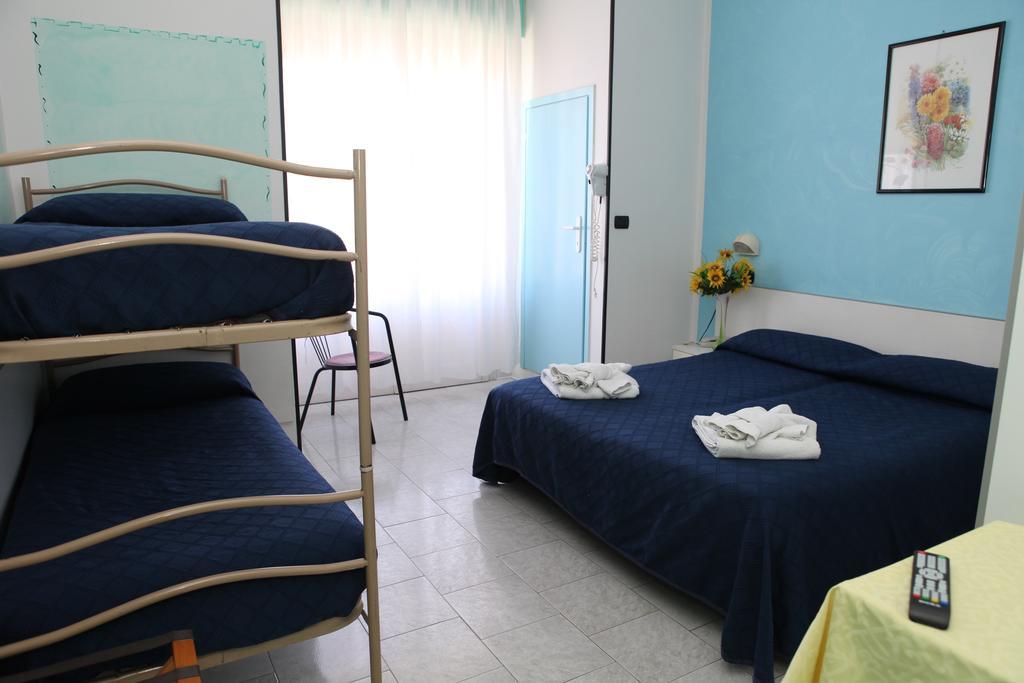 רימיני Hotel Saxon חדר תמונה