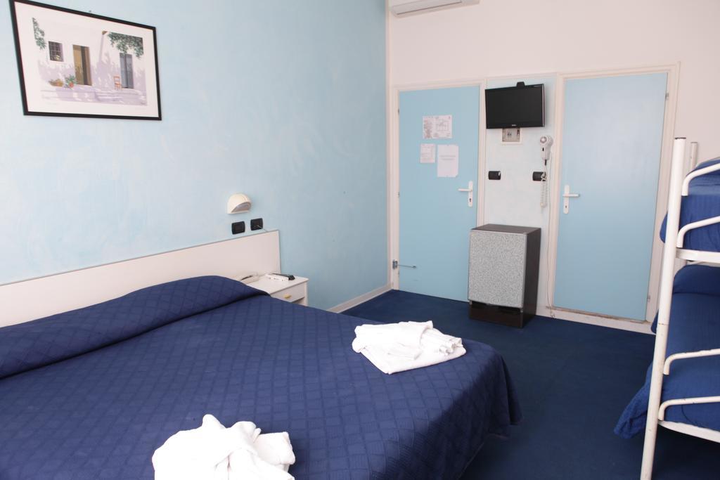 רימיני Hotel Saxon חדר תמונה