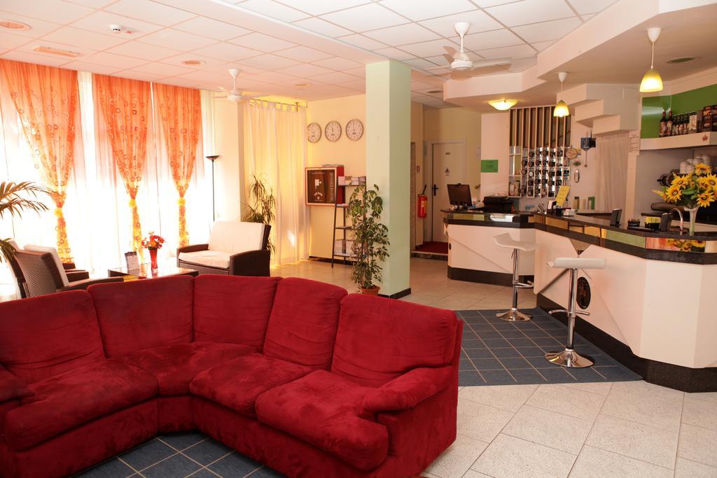 רימיני Hotel Saxon מראה חיצוני תמונה