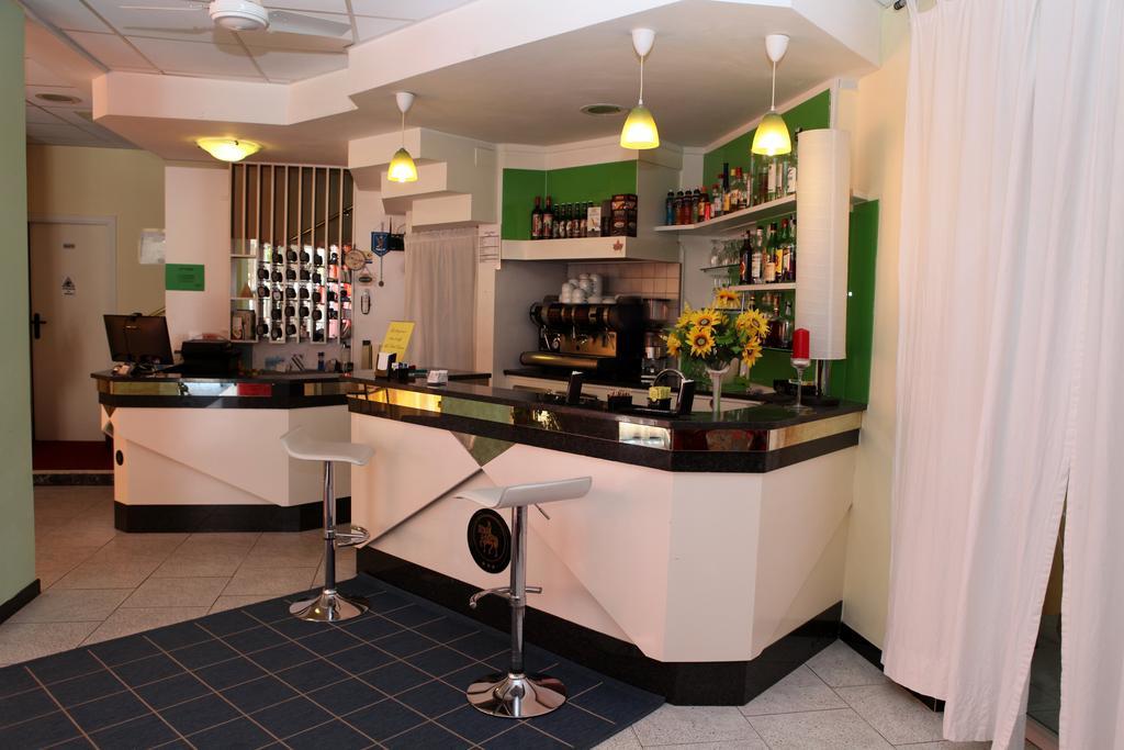 רימיני Hotel Saxon מראה חיצוני תמונה