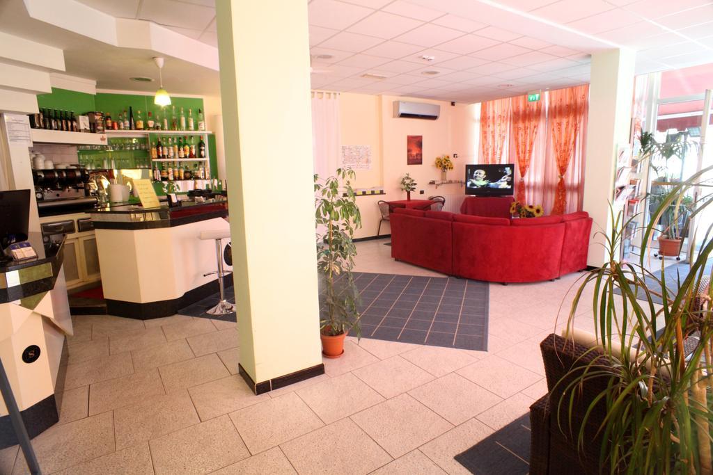 רימיני Hotel Saxon מראה חיצוני תמונה