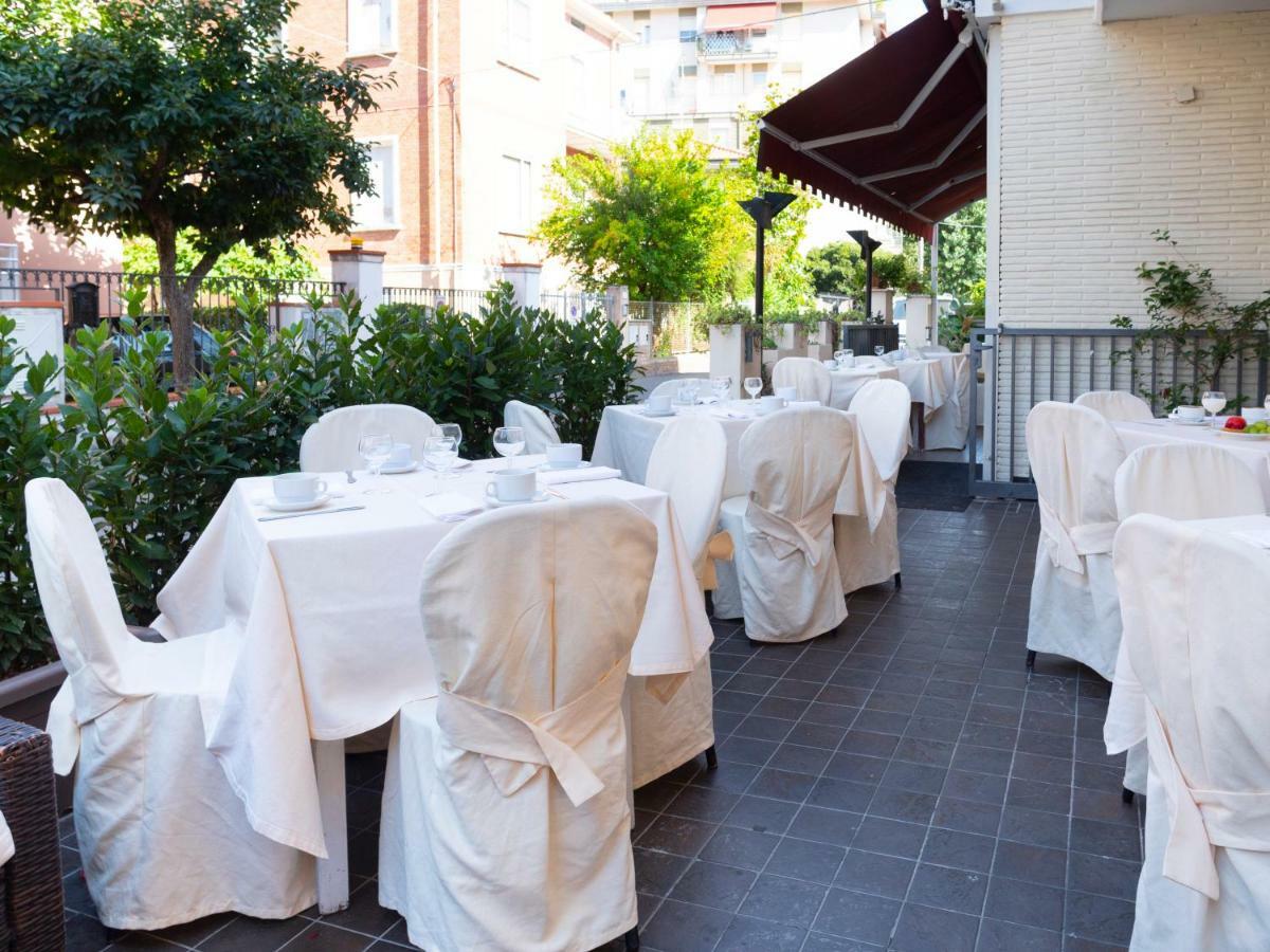 רימיני Hotel Saxon מראה חיצוני תמונה